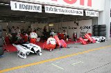 051127_Suzuka_FN_Pit_03.jpg